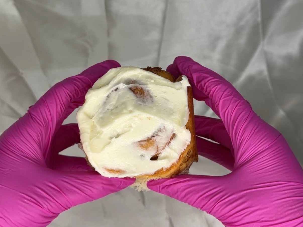 Thanksgiving (eve) cinnamon roll sale!